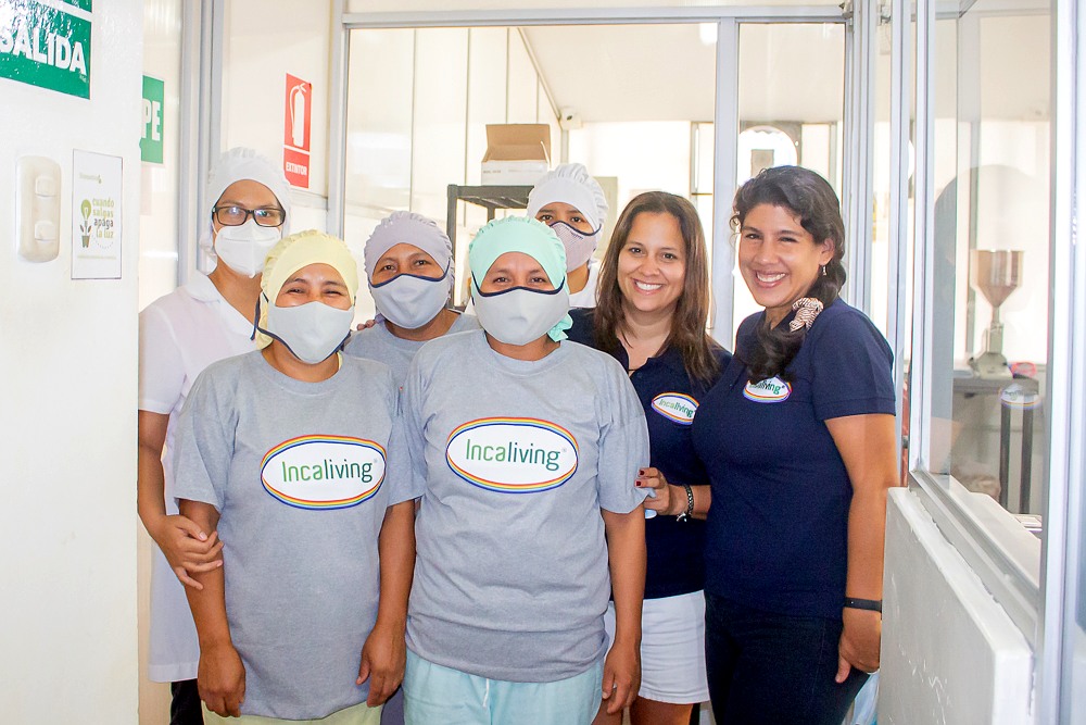 The Incaliving team at the packing plant in Peru